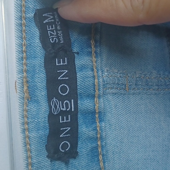 One 5 One Jean Skirt Light Wash, Lace Floral Applique, Size M, Raw Hem, 18" L - Picture 6 of 7